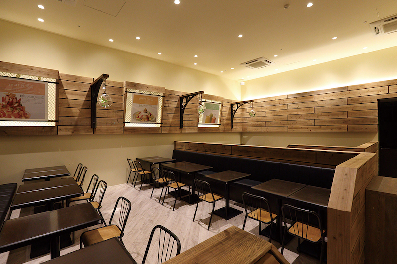 カフェの店内照明