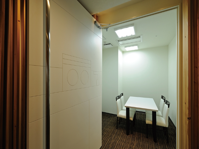 オフィスの床の面積を増やすデザイン