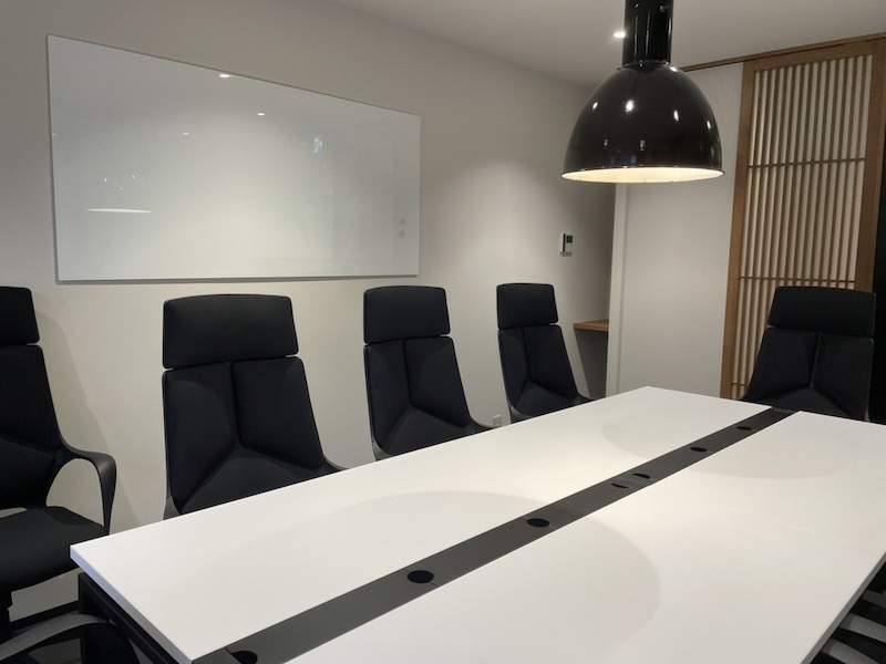 オフィスの会議スペースデザイン